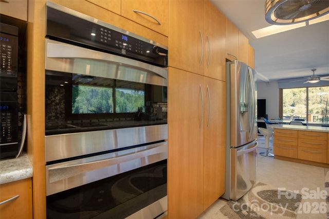 93 Franklin Crest Road, Spruce Pine, NC 28777