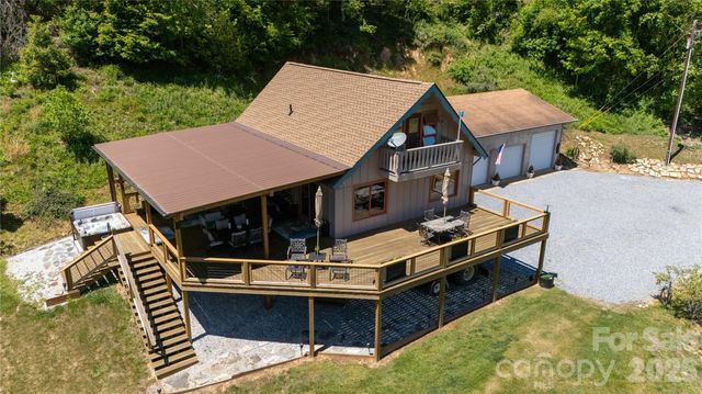 93 Franklin Crest Road, Spruce Pine, NC 28777