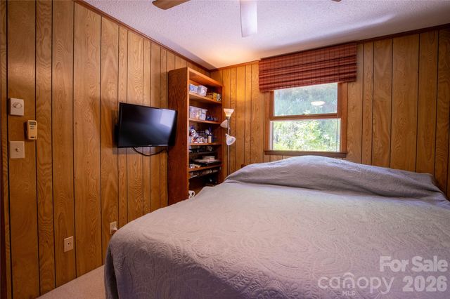 93 Franklin Crest Road, Spruce Pine, NC 28777