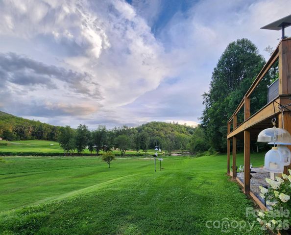 93 Franklin Crest Road, Spruce Pine, NC 28777