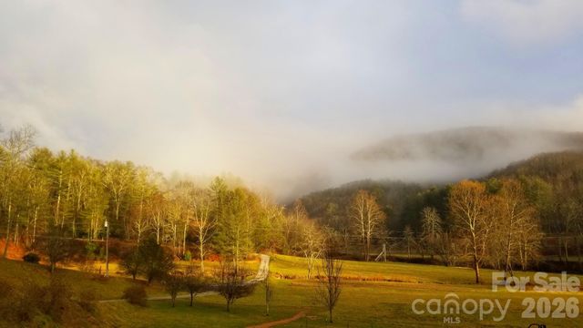 93 Franklin Crest Road, Spruce Pine, NC 28777