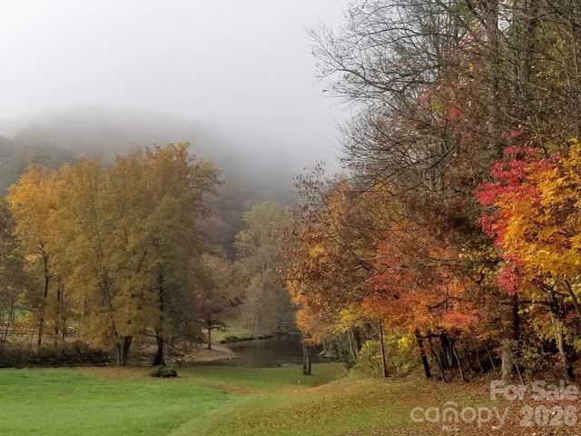 93 Franklin Crest Road, Spruce Pine, NC 28777