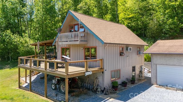 93 Franklin Crest Road, Spruce Pine, NC 28777