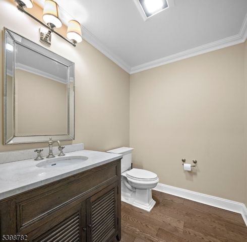 208 Shearwater Ct 15, Jersey City, NJ 07305