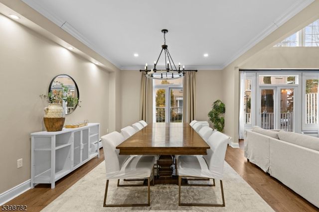 208 Shearwater Ct 15, Jersey City, NJ 07305