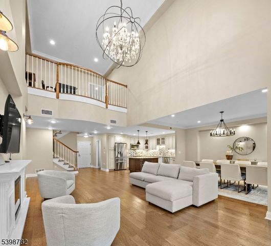 208 Shearwater Ct 15, Jersey City, NJ 07305