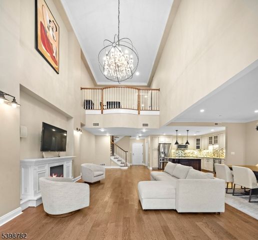 208 Shearwater Ct 15, Jersey City, NJ 07305