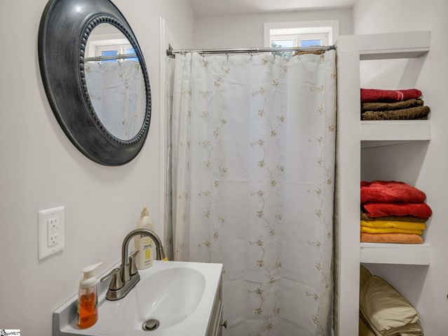 605 Hollis Road, Ellenboro, NC 28040