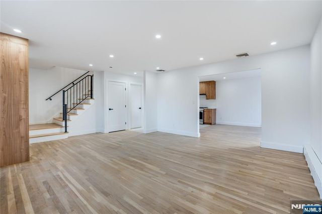 100 E Harwood Terrace, Palisades Park, NJ 07650