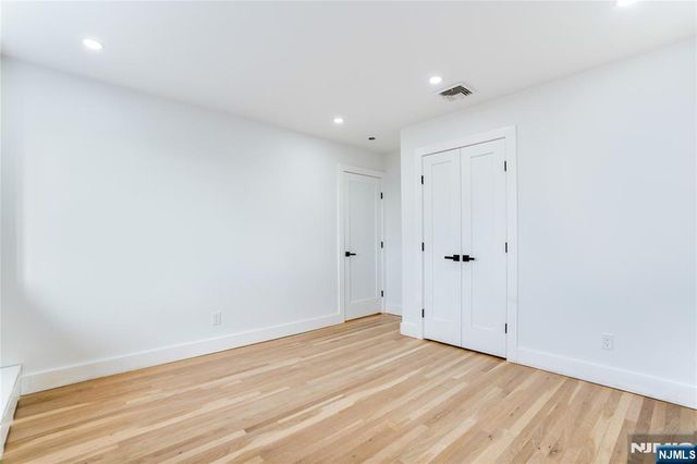 100 E Harwood Terrace, Palisades Park, NJ 07650