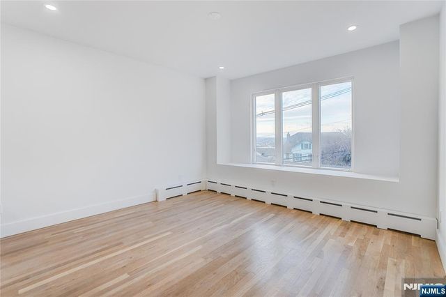 100 E Harwood Terrace, Palisades Park, NJ 07650