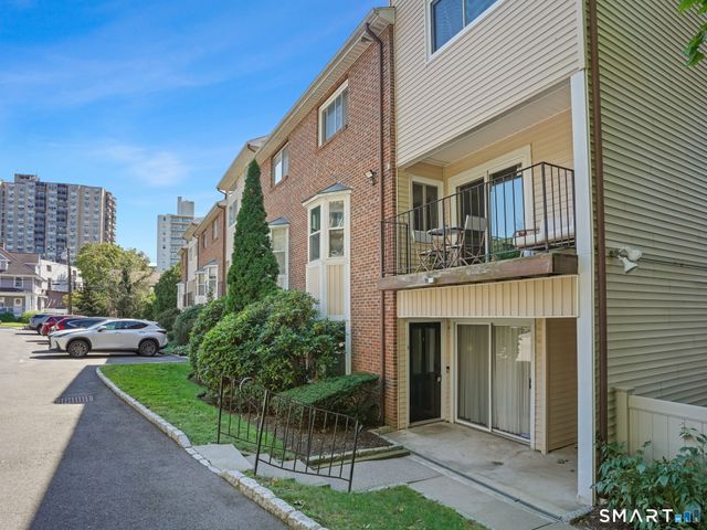 170 Forest Street 9, Stamford, CT 06901