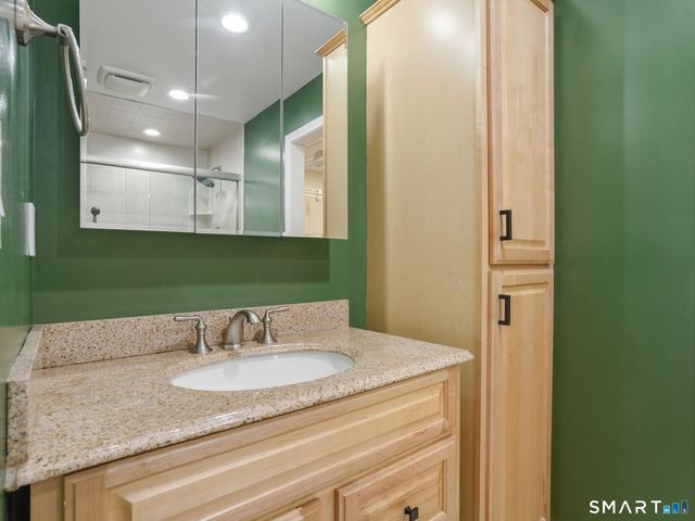170 Forest Street 9, Stamford, CT 06901