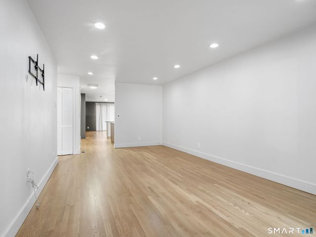 170 Forest Street 9, Stamford, CT 06901
