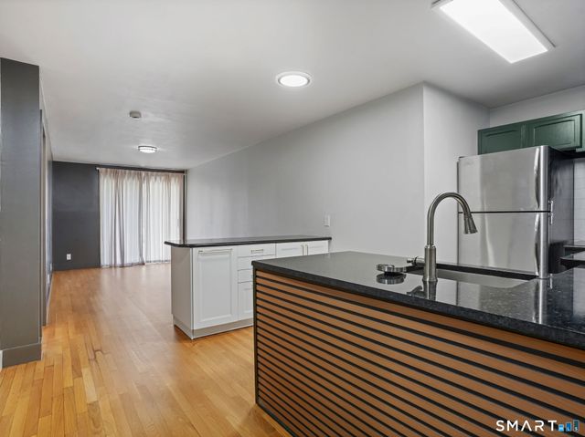 170 Forest Street 9, Stamford, CT 06901
