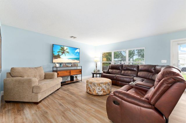 1749 SW Coxswain Place, Palm City, FL 34990