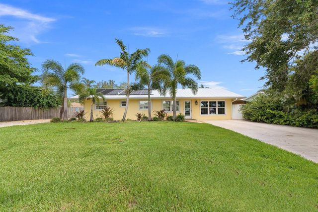 1749 SW Coxswain Place, Palm City, FL 34990