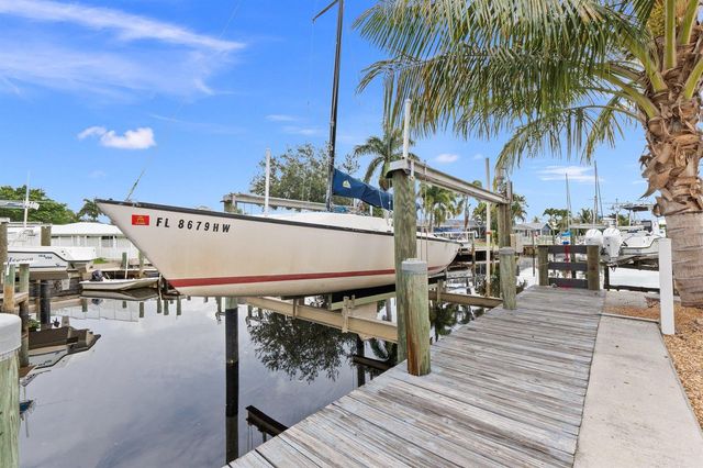 1749 SW Coxswain Place, Palm City, FL 34990