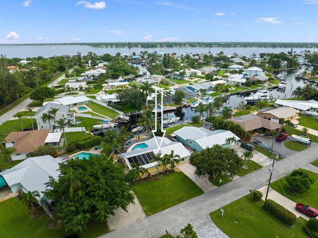 1749 SW Coxswain Place, Palm City, FL 34990