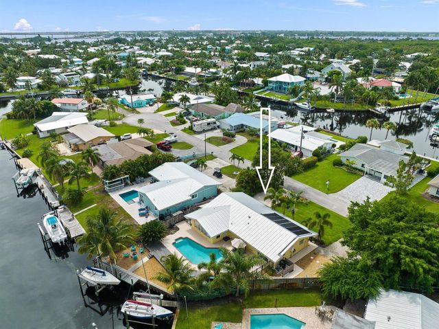 1749 SW Coxswain Place, Palm City, FL 34990