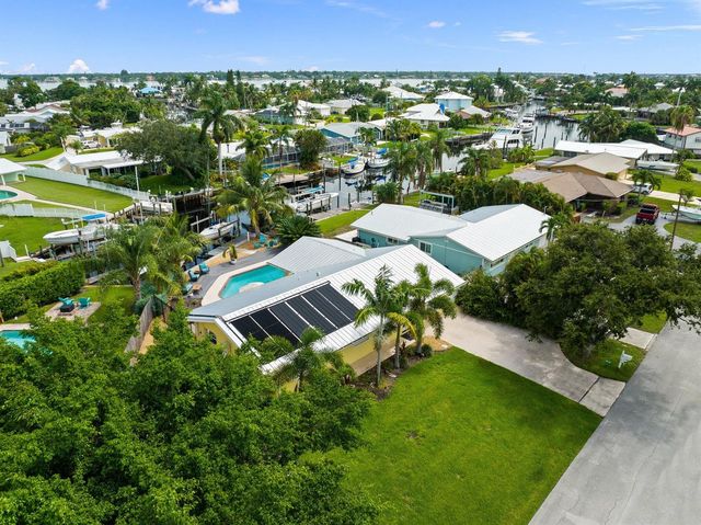 1749 SW Coxswain Place, Palm City, FL 34990