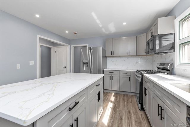 6 Franklin Avenue Lower, Port Washington, NY 11050