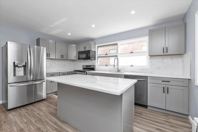 6 Franklin Avenue Lower, Port Washington, NY 11050