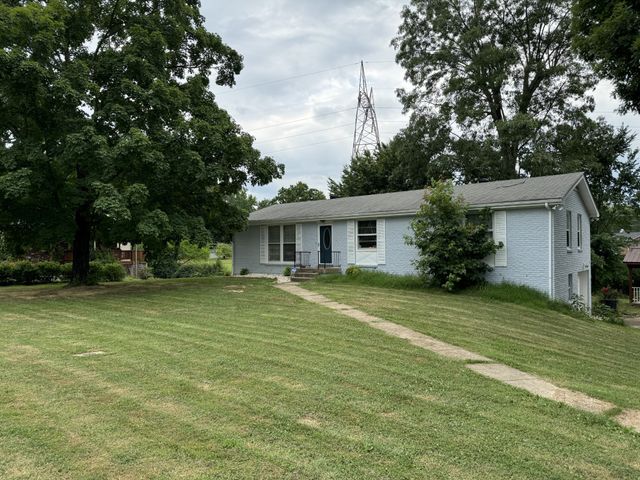 136 Kingswood Dr, Clarksville, TN 37043