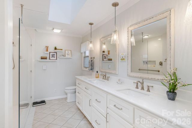 128 Camellia Way, Hendersonville, NC 28739