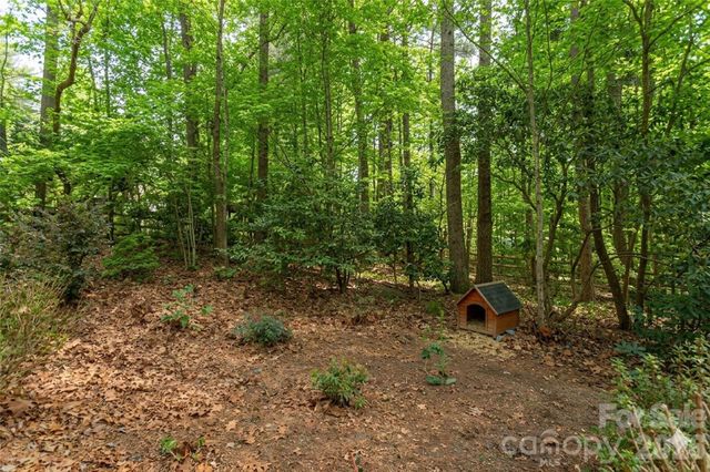 128 Camellia Way, Hendersonville, NC 28739
