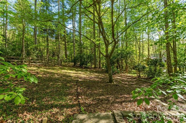 128 Camellia Way, Hendersonville, NC 28739