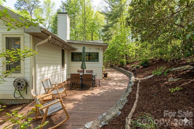 128 Camellia Way, Hendersonville, NC 28739