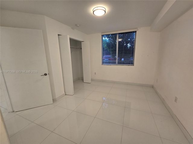 2651 NE 212th Ter 103, Miami, FL 33180