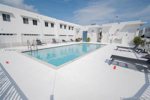 2651 NE 212th Ter 103, Miami, FL 33180