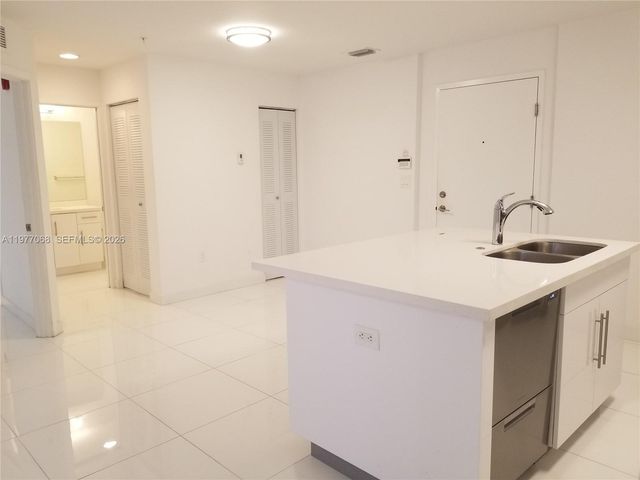 2651 NE 212th Ter 103, Miami, FL 33180