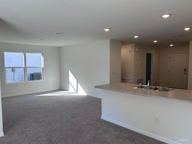 3998 Lancer St, Pace, FL 32571