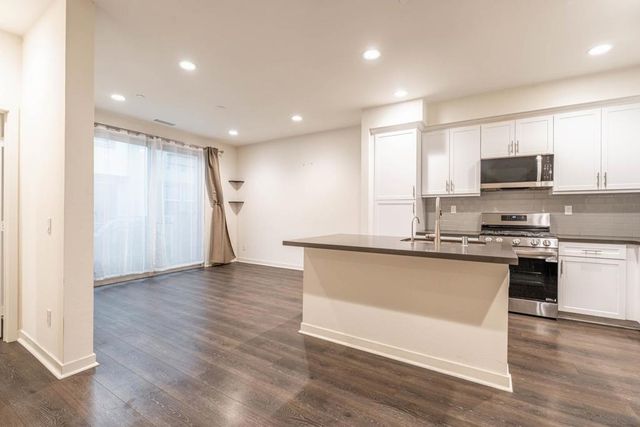 320 Waverunner Ct, Santee, CA 92071