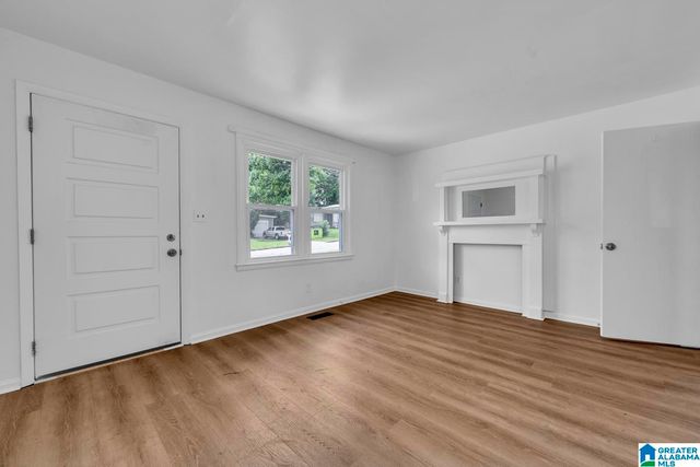 208 17TH AVENUE SW, Birmingham, AL 35211