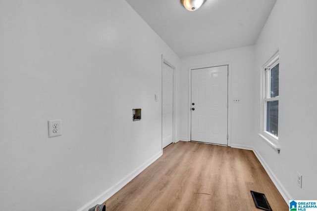 208 17TH AVENUE SW, Birmingham, AL 35211