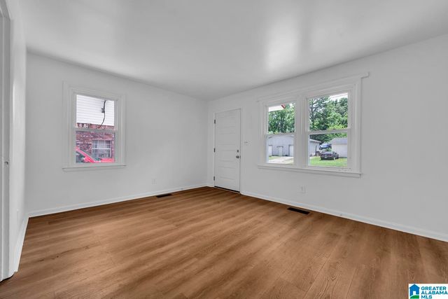 208 17TH AVENUE SW, Birmingham, AL 35211