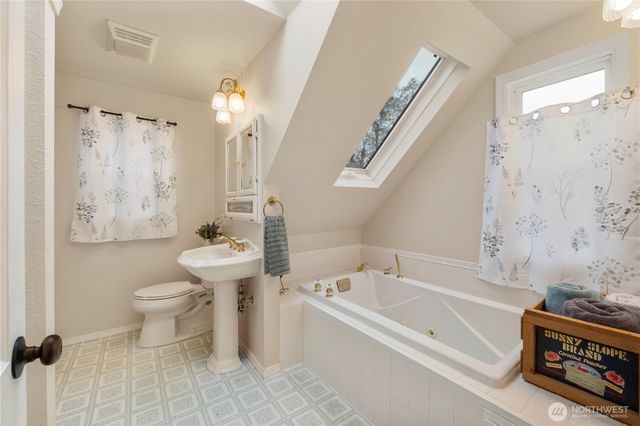 8366 6th Avenue, Tacoma, WA 98465