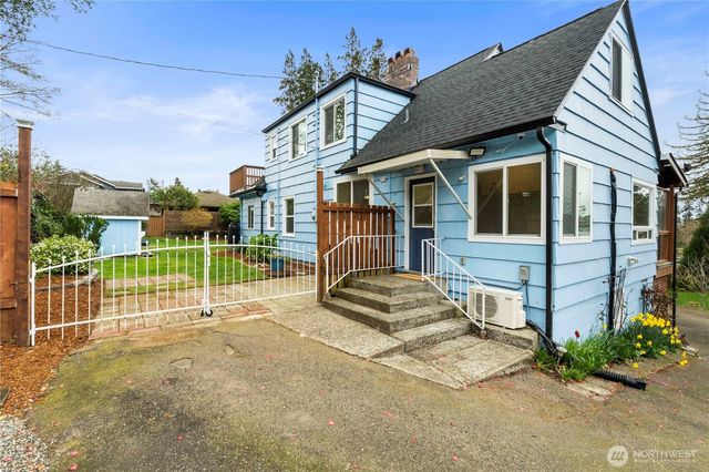 8366 6th Avenue, Tacoma, WA 98465