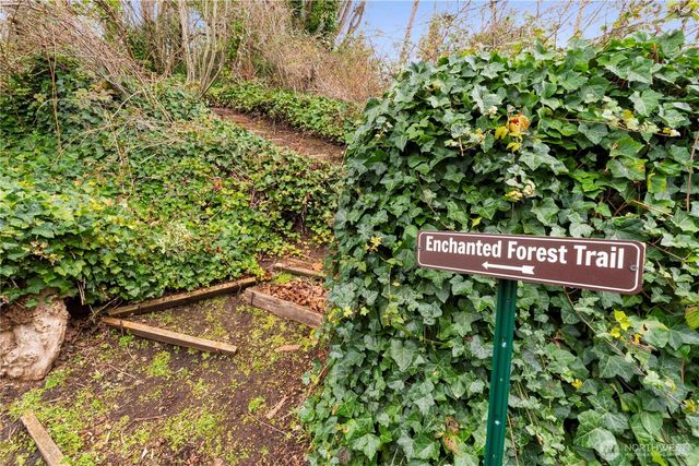 8366 6th Avenue, Tacoma, WA 98465