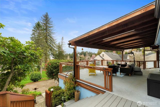 8366 6th Avenue, Tacoma, WA 98465