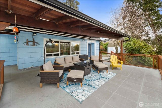 8366 6th Avenue, Tacoma, WA 98465