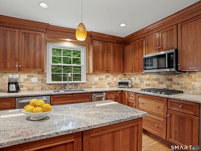 16 Banks Hill Place, Ridgefield, CT 06877