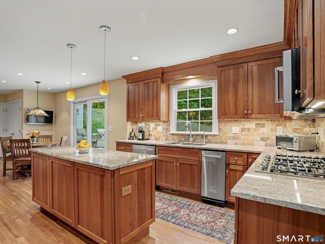 16 Banks Hill Place, Ridgefield, CT 06877
