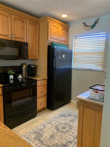 1400 NE 57th Street 302, Fort Lauderdale, FL 33334