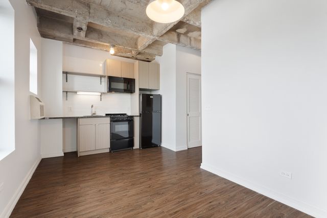 1325 W Wilson Avenue 806, Chicago, IL 60640