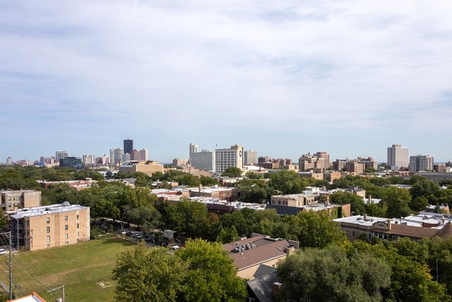 1325 W Wilson Avenue 806, Chicago, IL 60640